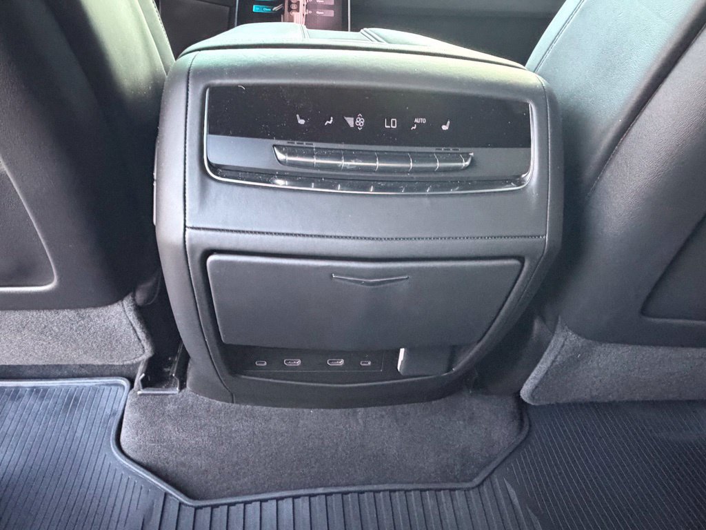 Used 2025 Cadillac Escalade Sport Platinum w/ LPO, ONYX Package AWD/4WD image 22