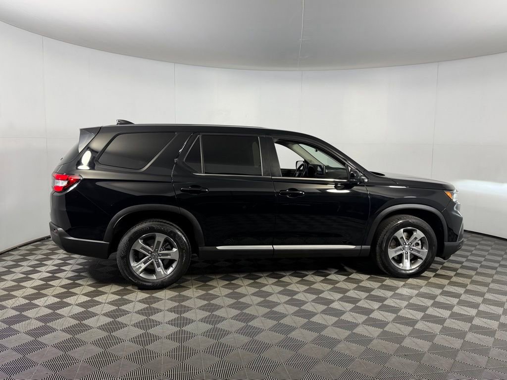 Used 2023 Honda Pilot EX-L image 3