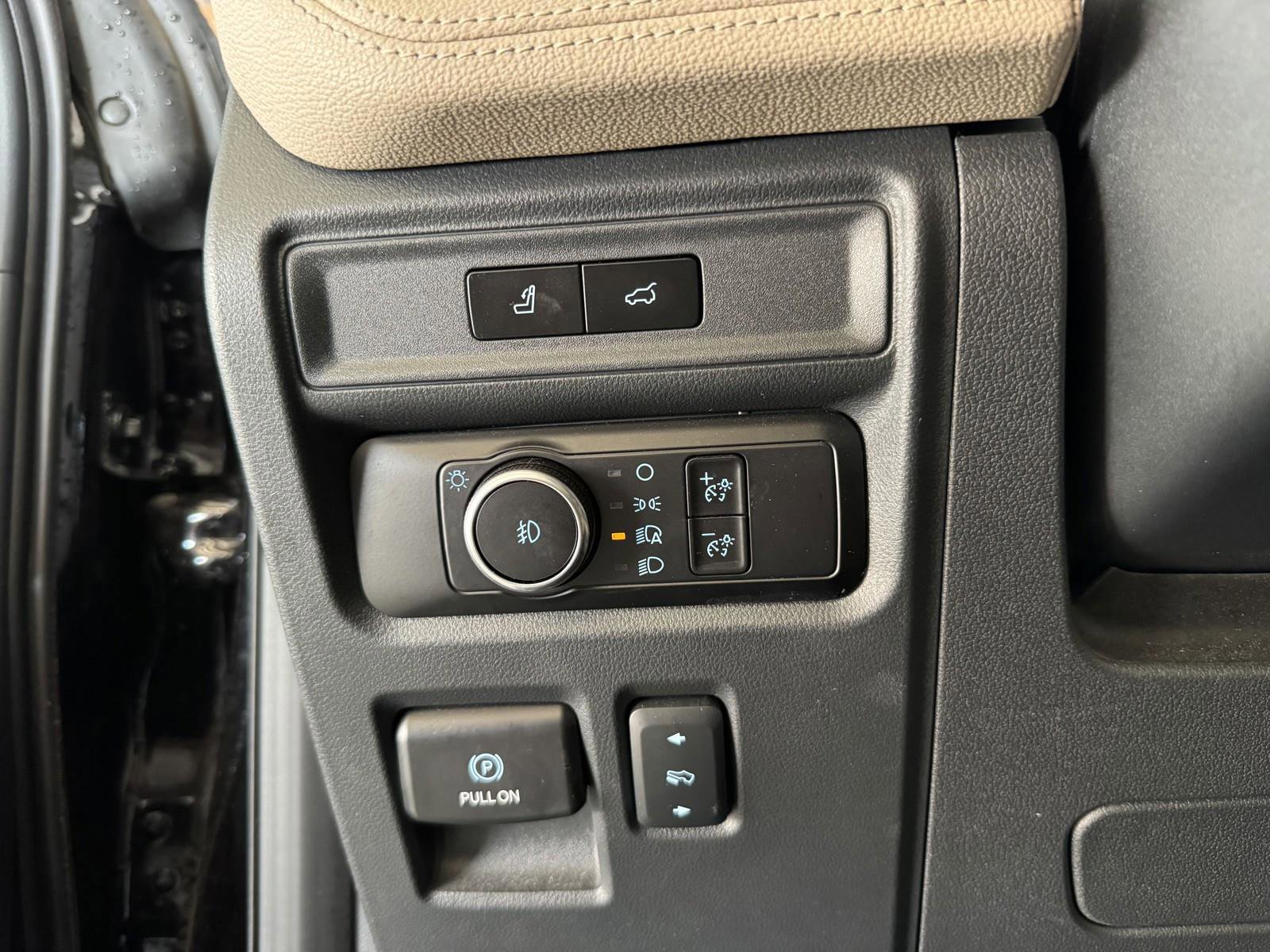 Used 2024 Ford Expedition Limited image 21