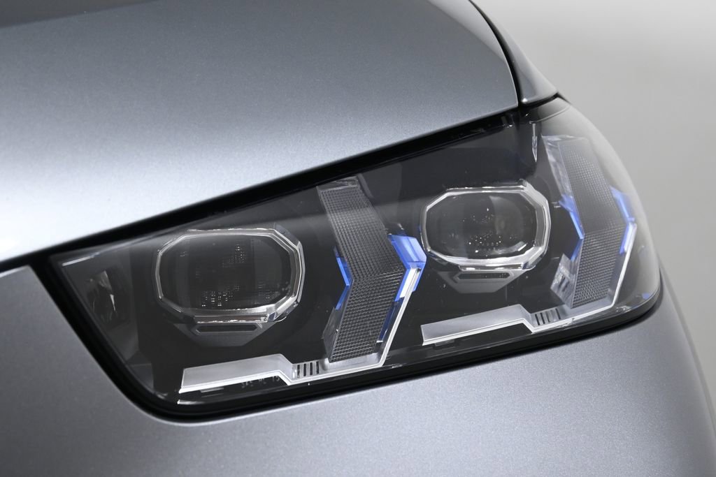 Certified 2024 BMW X5 xDrive50e w/ Premium Package image 11