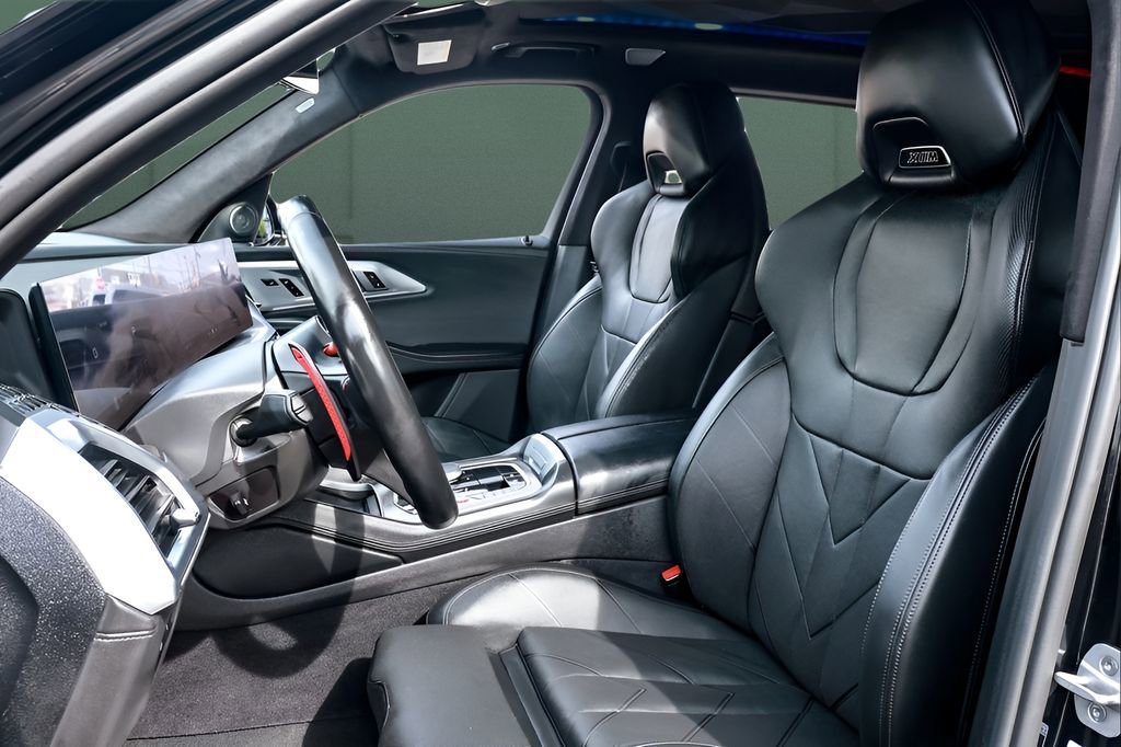 Used 2024 BMW XM image 3