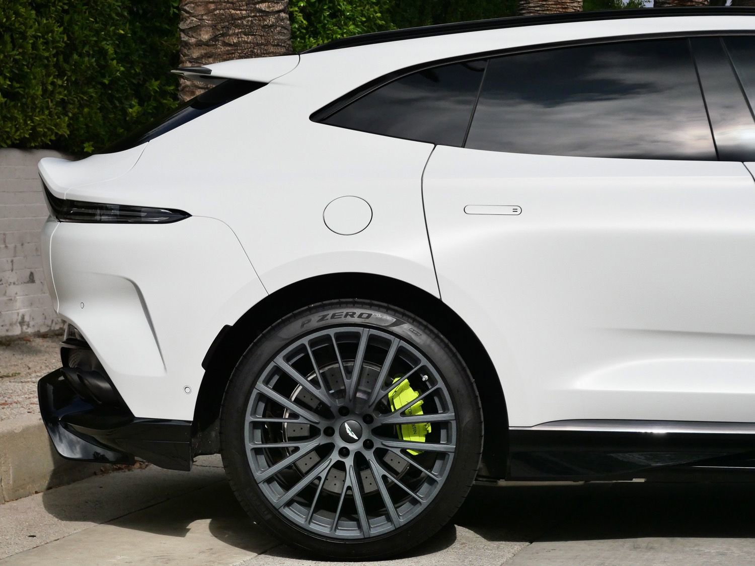 Used 2023 Aston Martin DBX 707 image 17