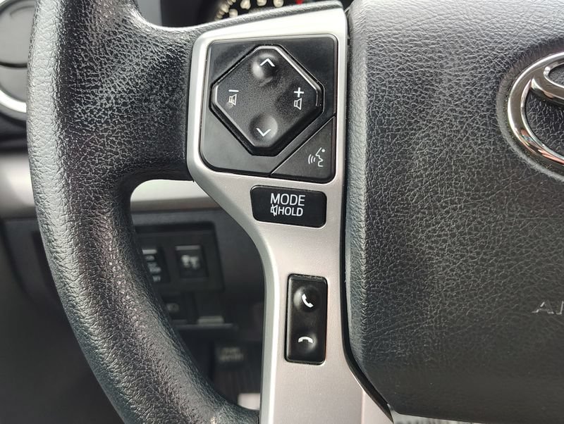 Used 2018 Toyota Tundra SR5 AWD/4WD image 22