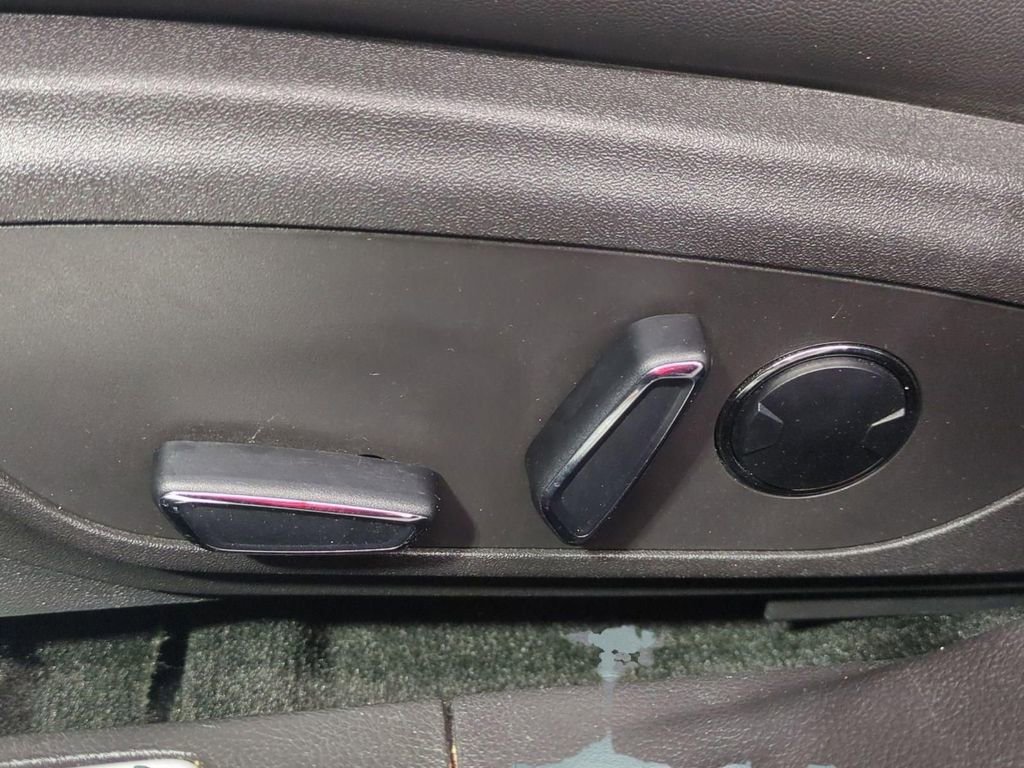 Used 2013 Lincoln MKZ AWD image 14