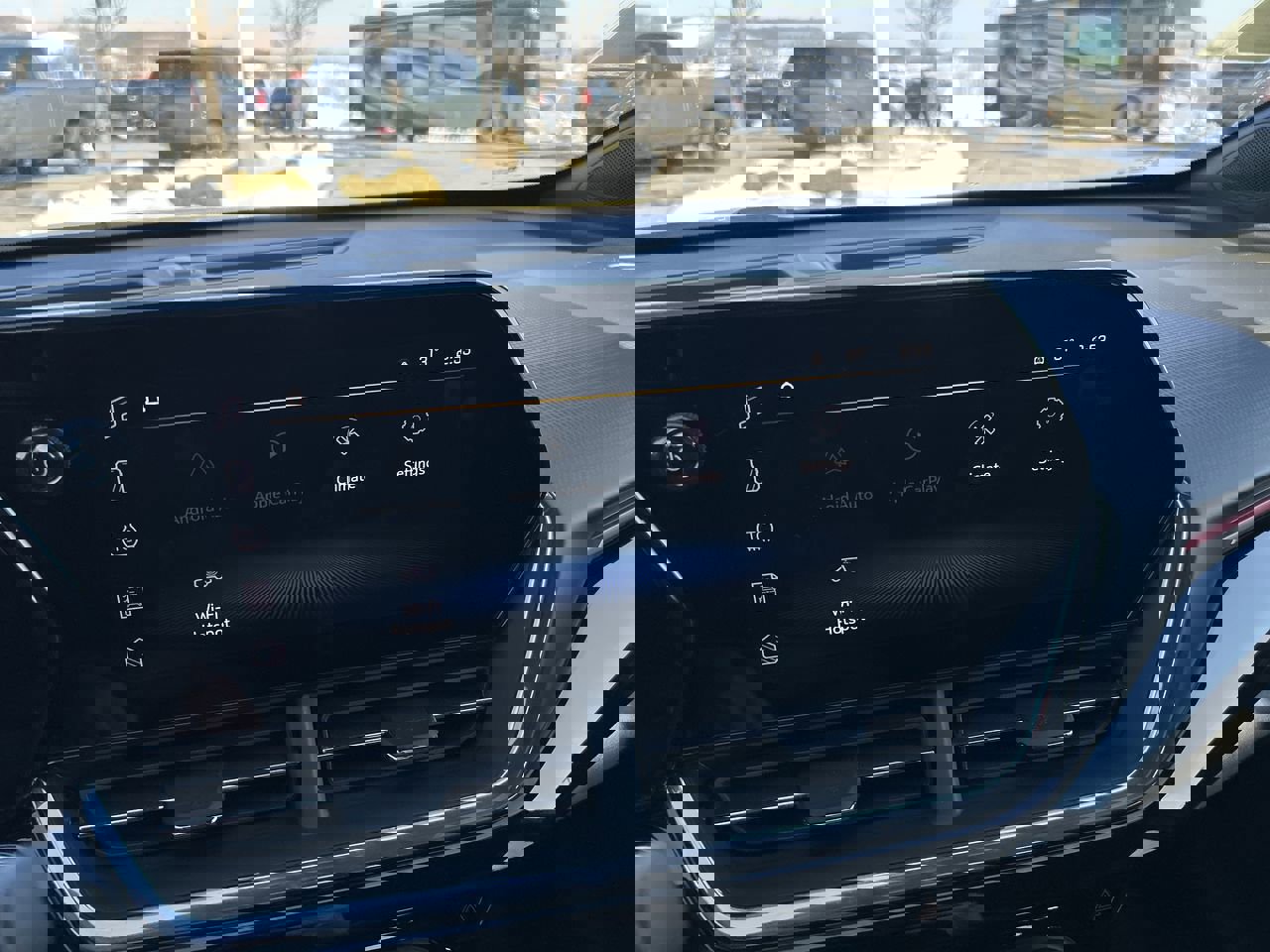 New 2026 Chevrolet Trax RS w/ Sunroof Package image 27