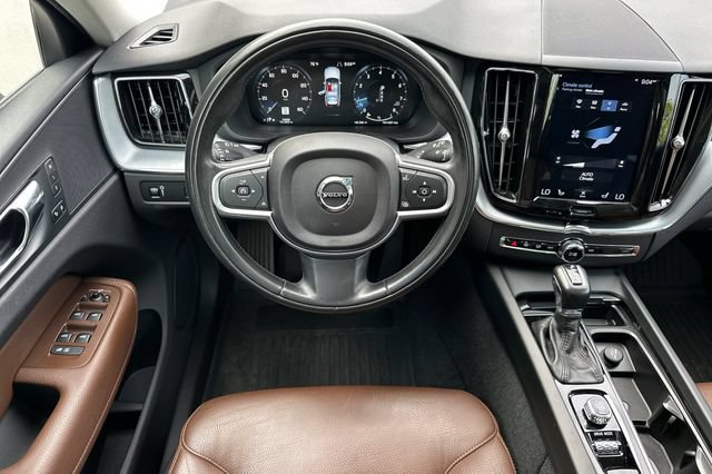 Used 2018 Volvo XC60 T6 Momentum w/ Convenience Package AWD/4WD image 13