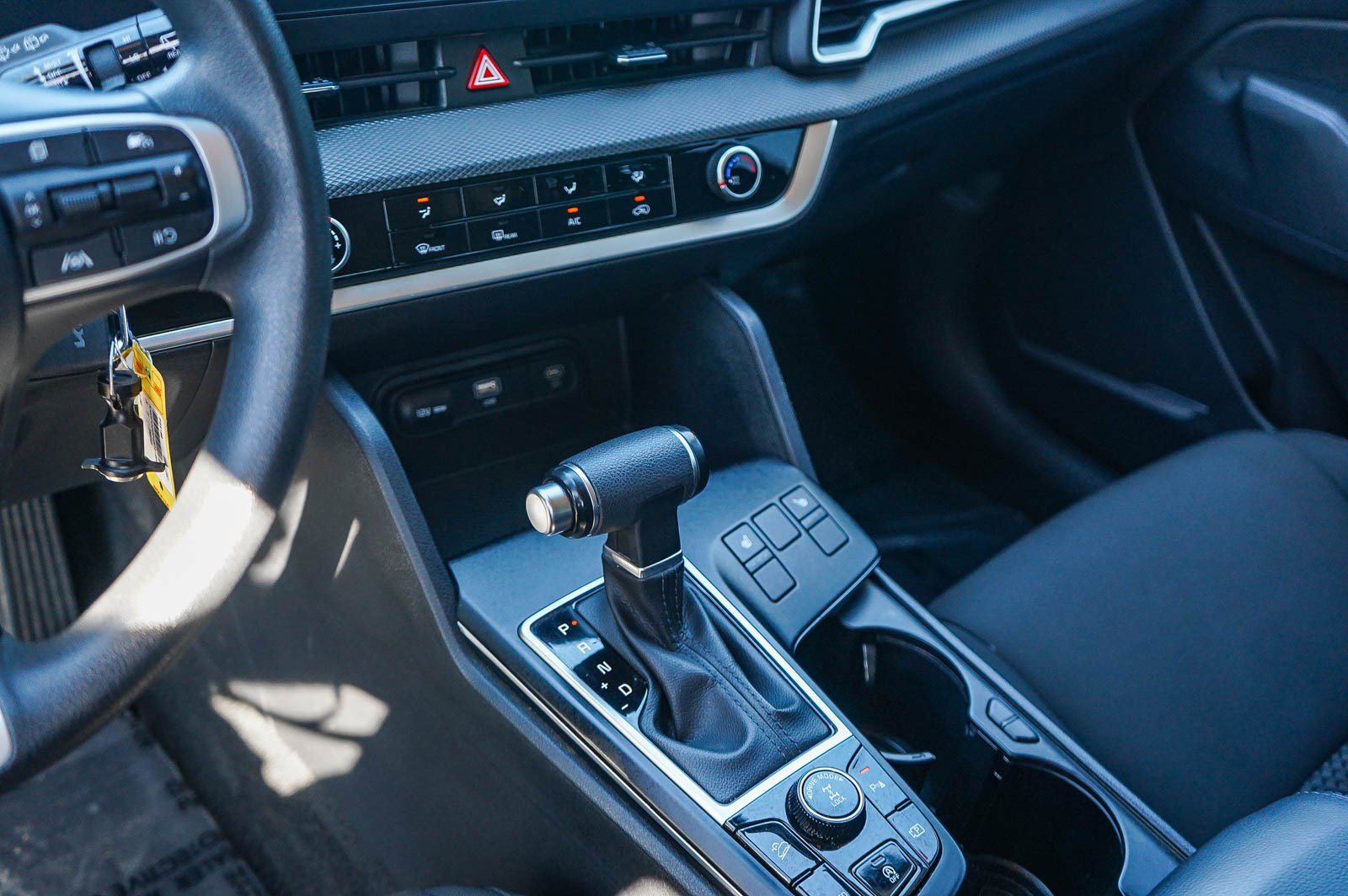 Used 2024 Kia Sportage LX image 21