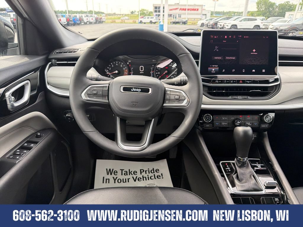 Used 2025 Jeep Compass Limited AWD/4WD image 13