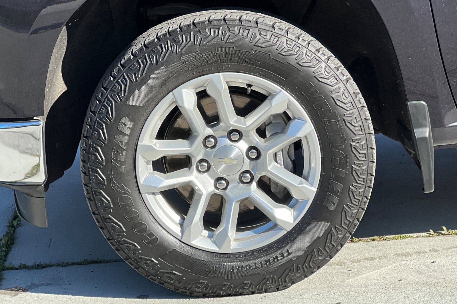 Used 2022 Chevrolet Silverado 1500 LT AWD/4WD image 25