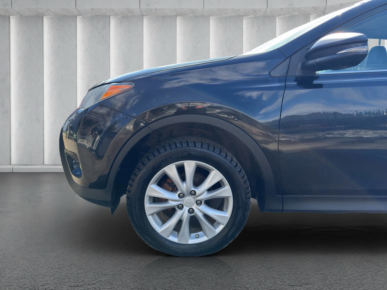 Used 2014 Toyota RAV4 Limited image 19