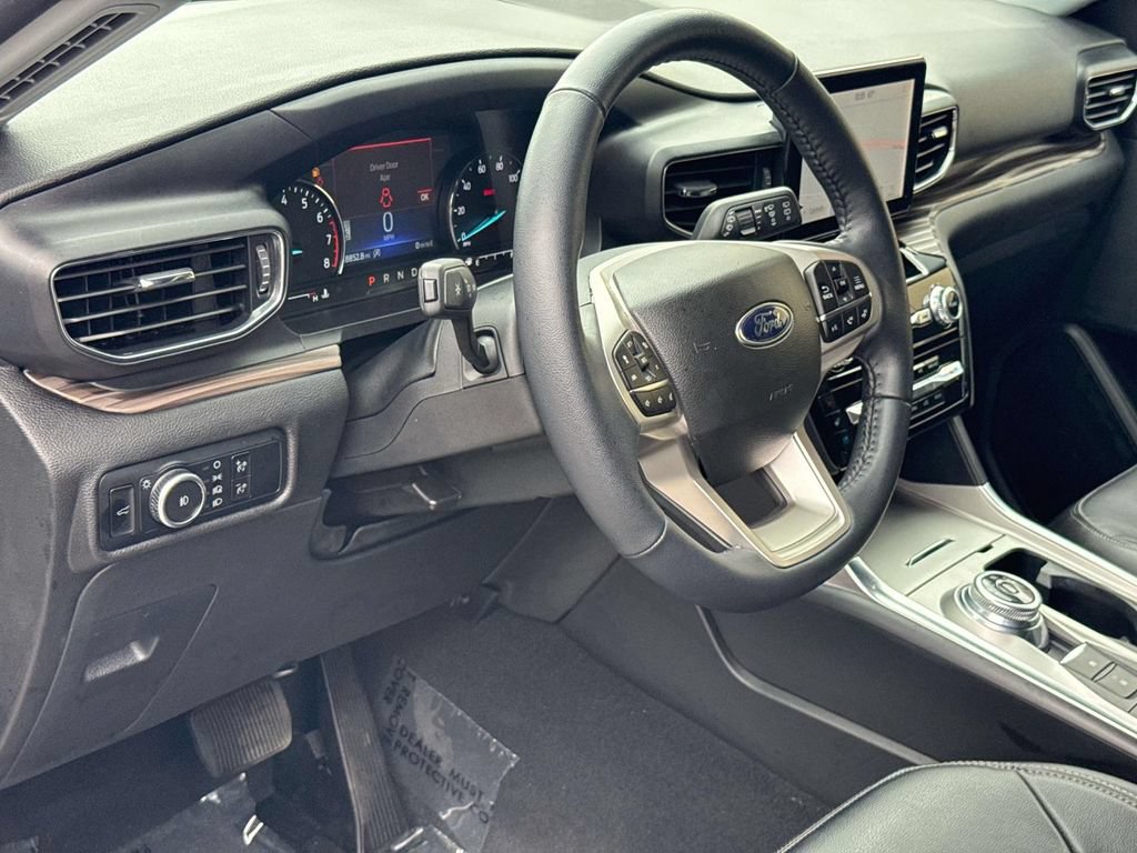 Used 2023 Ford Explorer Limited AWD/4WD image 28