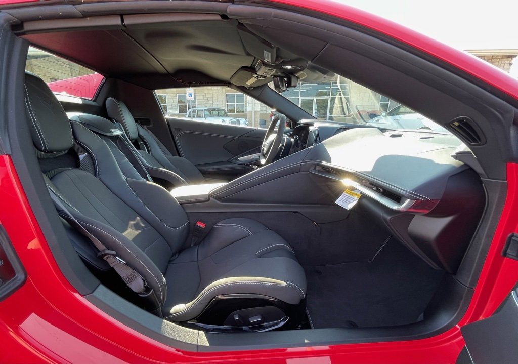 Used 2024 Chevrolet Corvette Stingray Convertible w/ Z51 Performance Package image 30