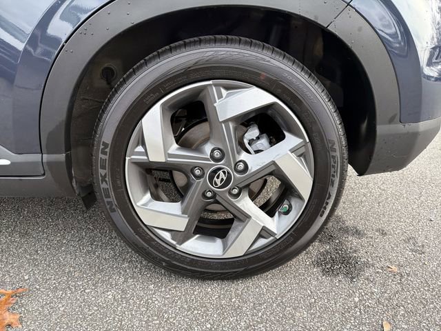 Used 2025 Hyundai Venue Limited FWD image 19