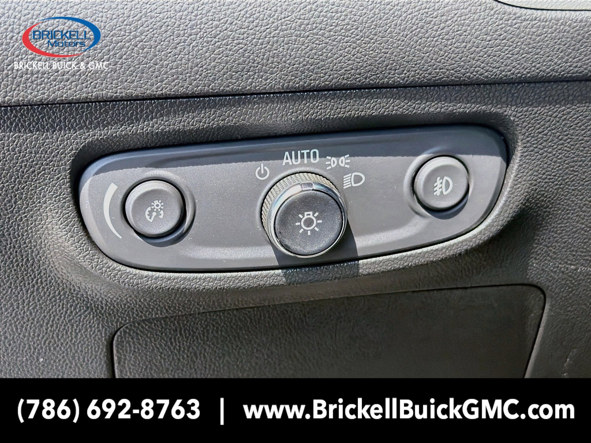 Used 2023 Buick Encore GX Preferred w/ Cold Weather Comfort Package FWD image 32