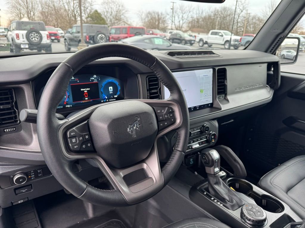 Used 2025 Ford Bronco Badlands image 7