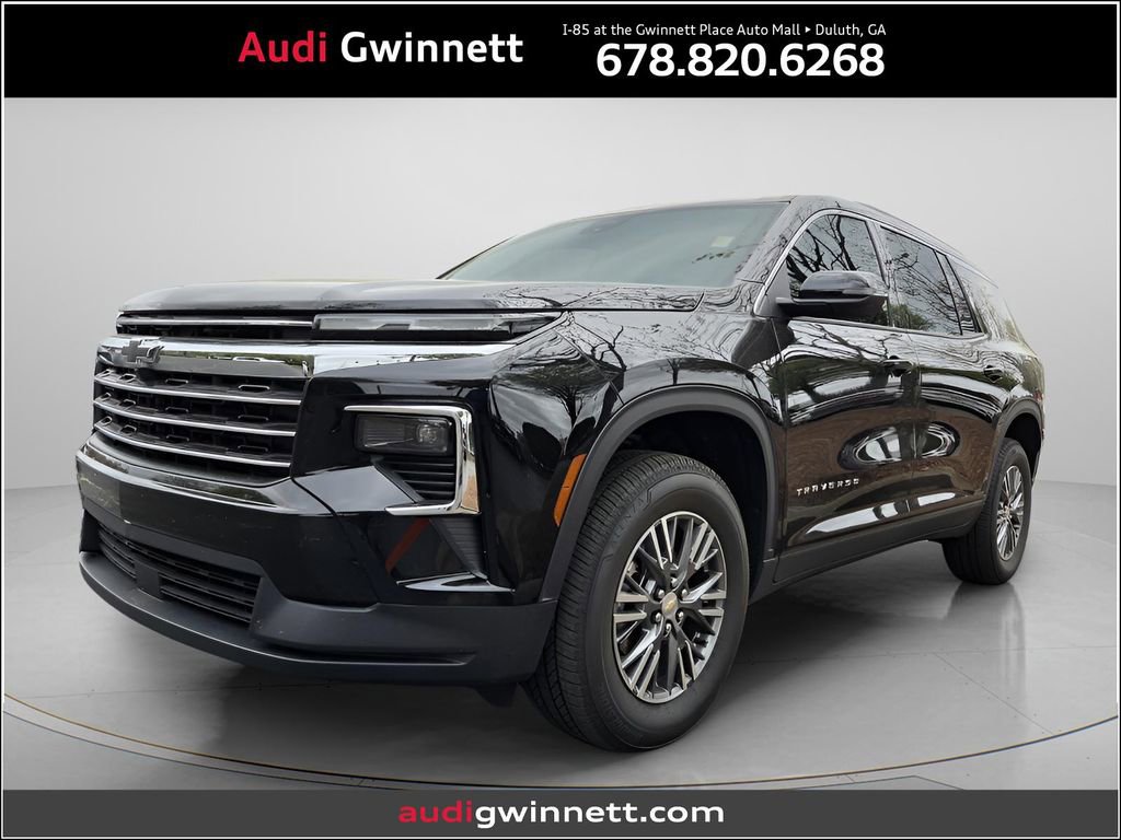 Used 2025 Chevrolet Traverse LT image 1