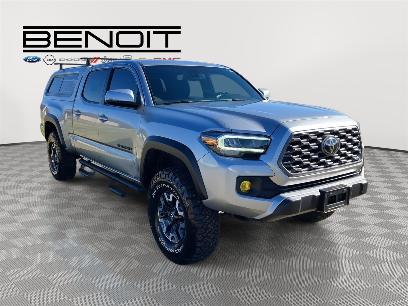 Used 2022 Toyota Tacoma TRD Off-Road w/ Technology Package image 3