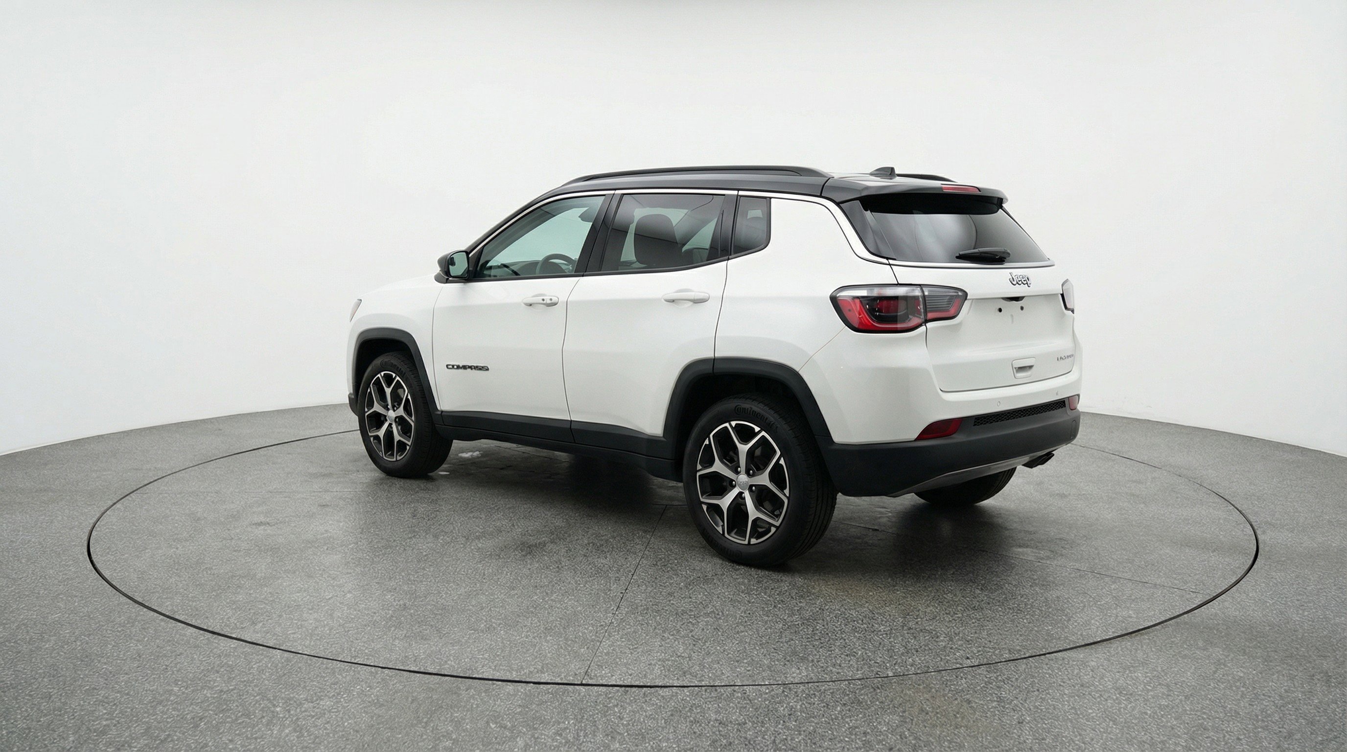 Used 2025 Jeep Compass Limited image 6