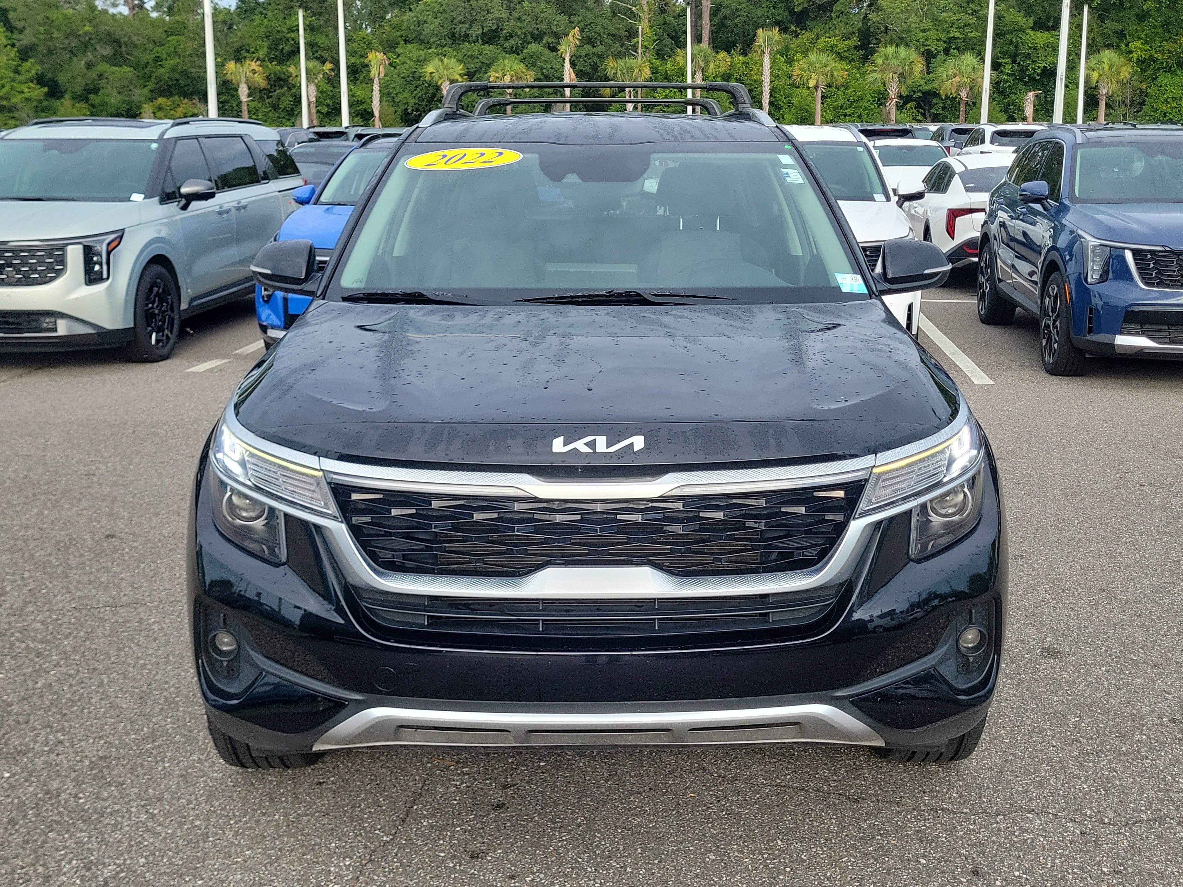 Used 2022 Kia Seltos S FWD image 2