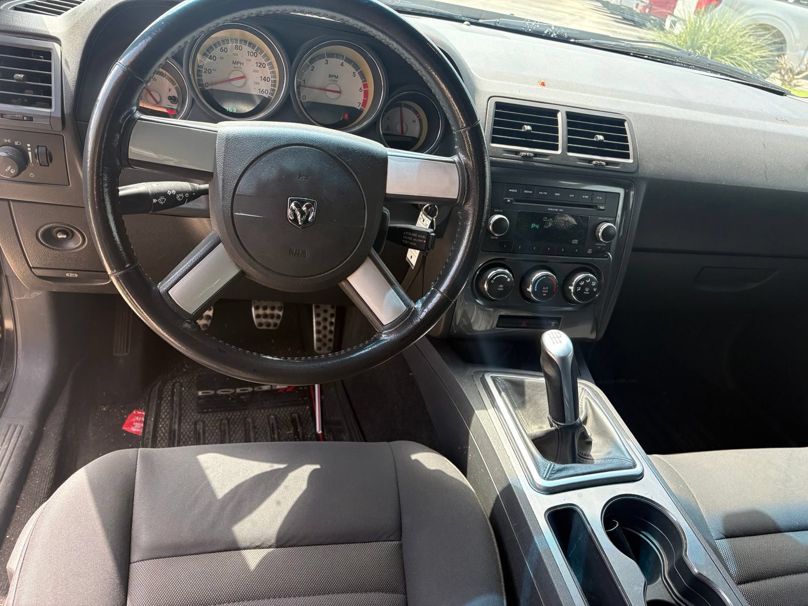 Used 2010 Dodge Challenger R/T RWD image 11