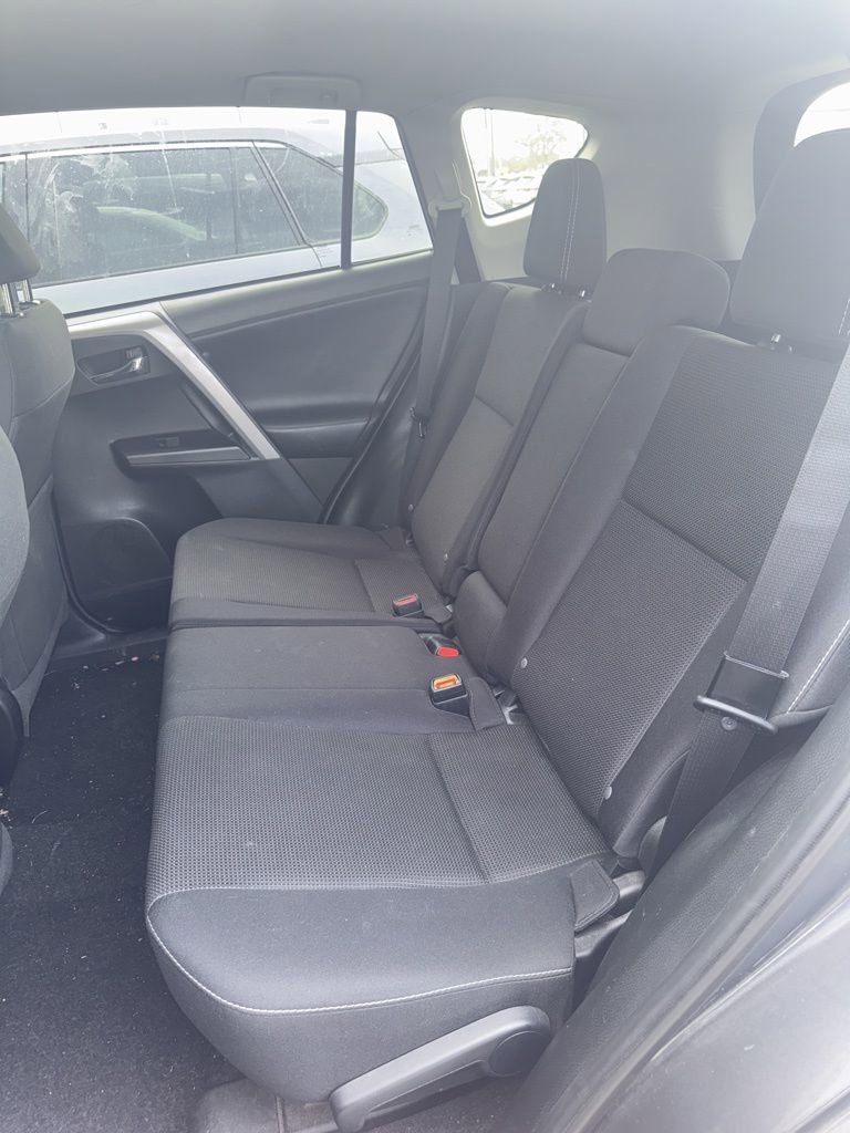 Used 2018 Toyota RAV4 XLE AWD/4WD image 8