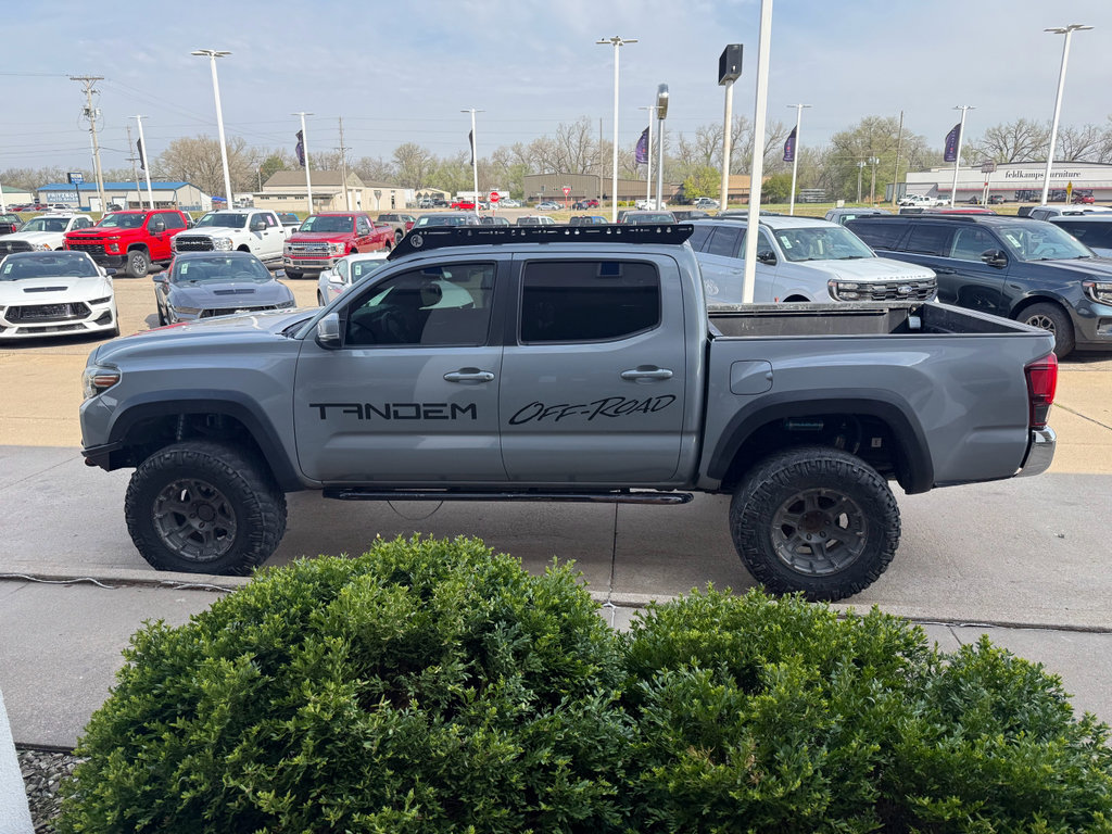 Used 2018 Toyota Tacoma TRD Off-Road image 8