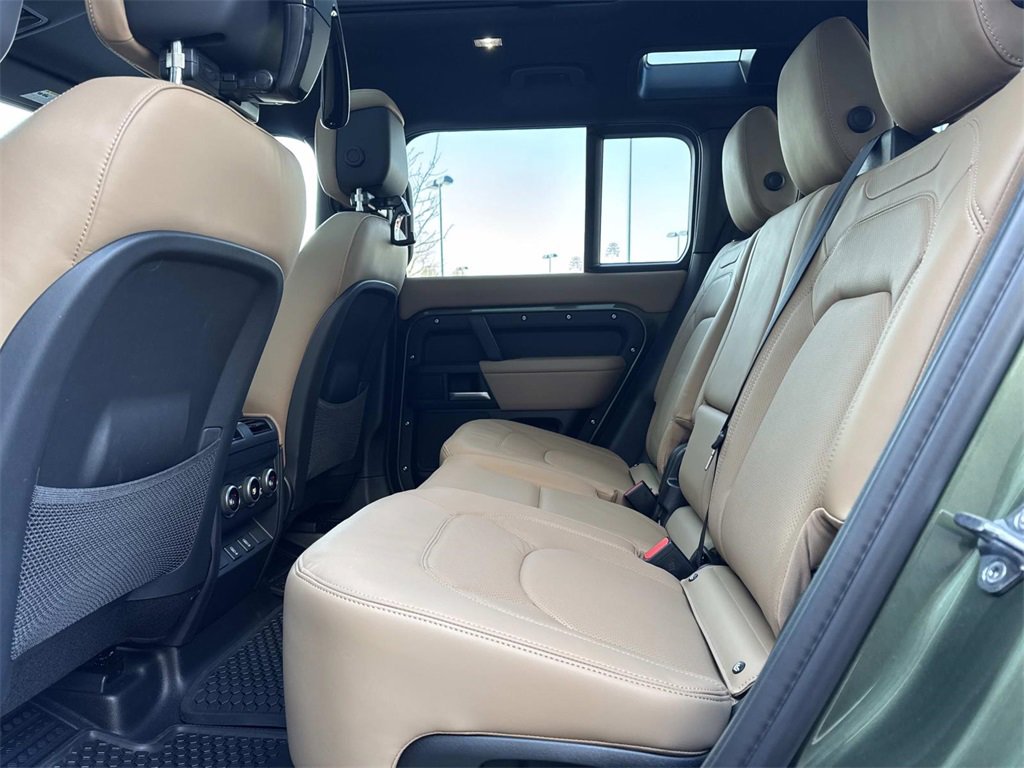 New 2026 Land Rover Defender 110 X-Dynamic SE image 12