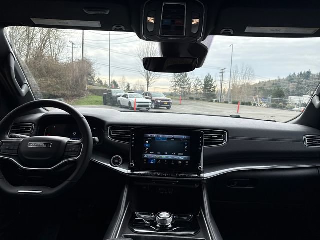 Used 2023 Jeep Wagoneer 4WD image 13