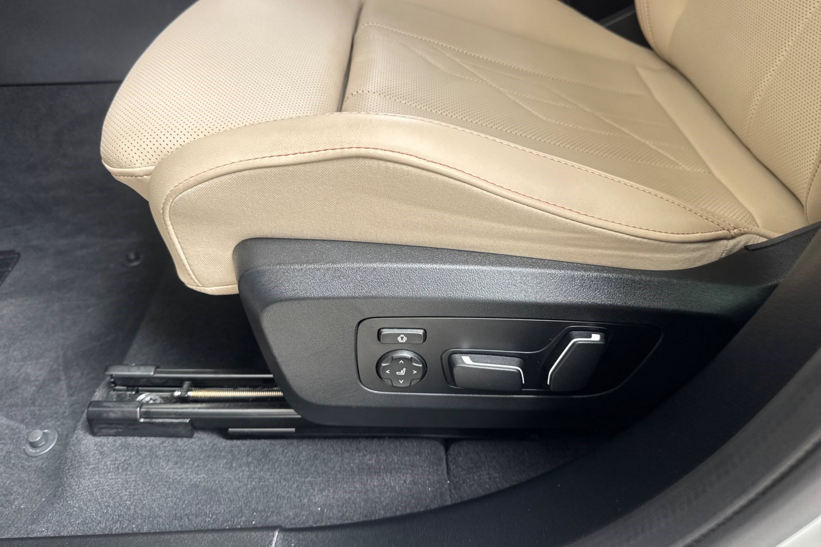 Used 2026 BMW X3 xDrive30i w/ Premium Package AWD/4WD image 15