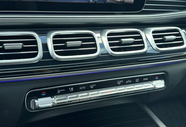New 2026 Mercedes-Benz GLC 300 4MATIC image 18