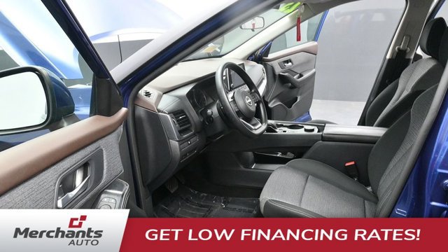 Used 2023 Nissan Rogue SV AWD/4WD image 11