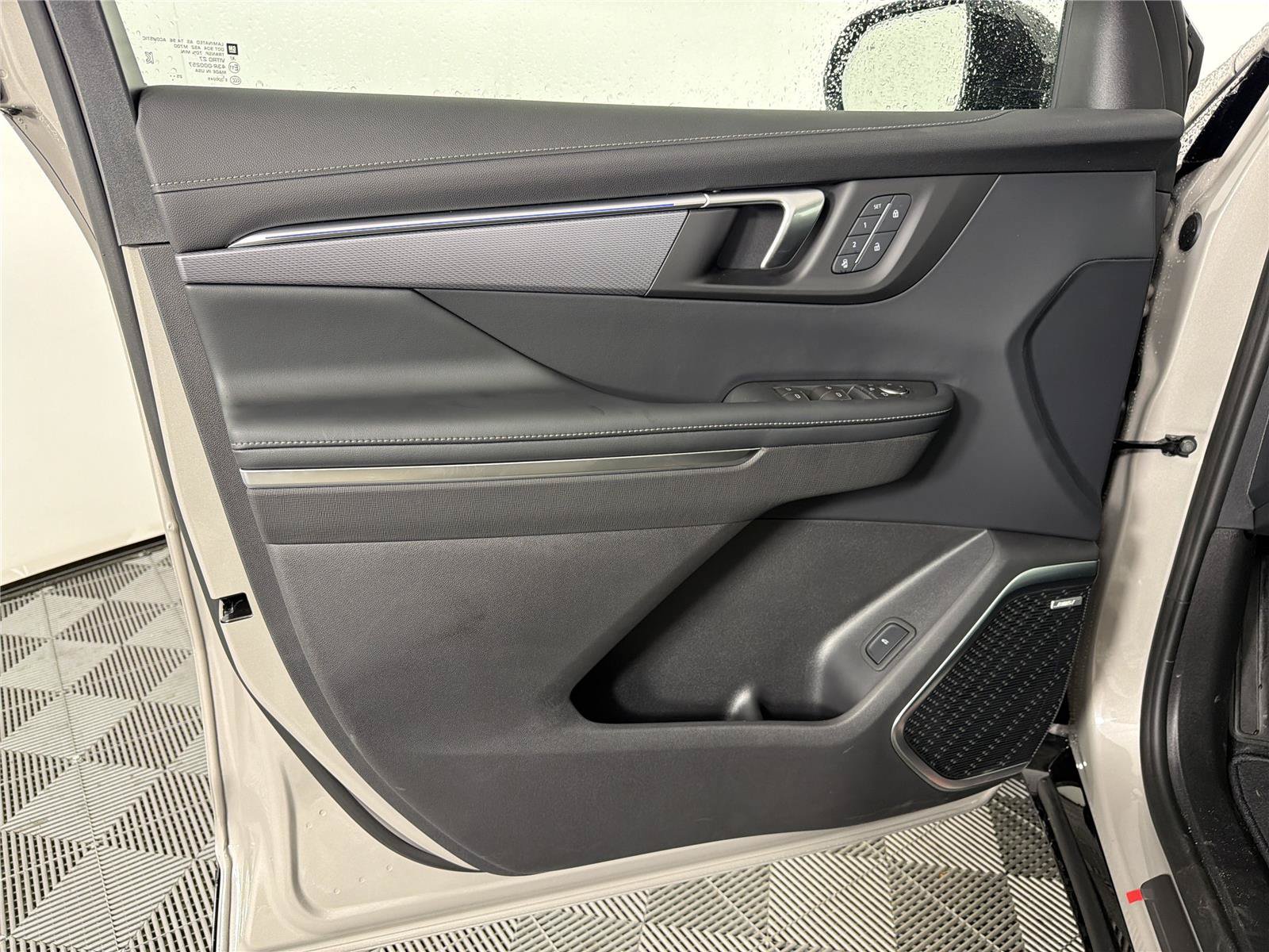 New 2026 Buick Enclave Sport Touring w/ Power Package FWD image 8