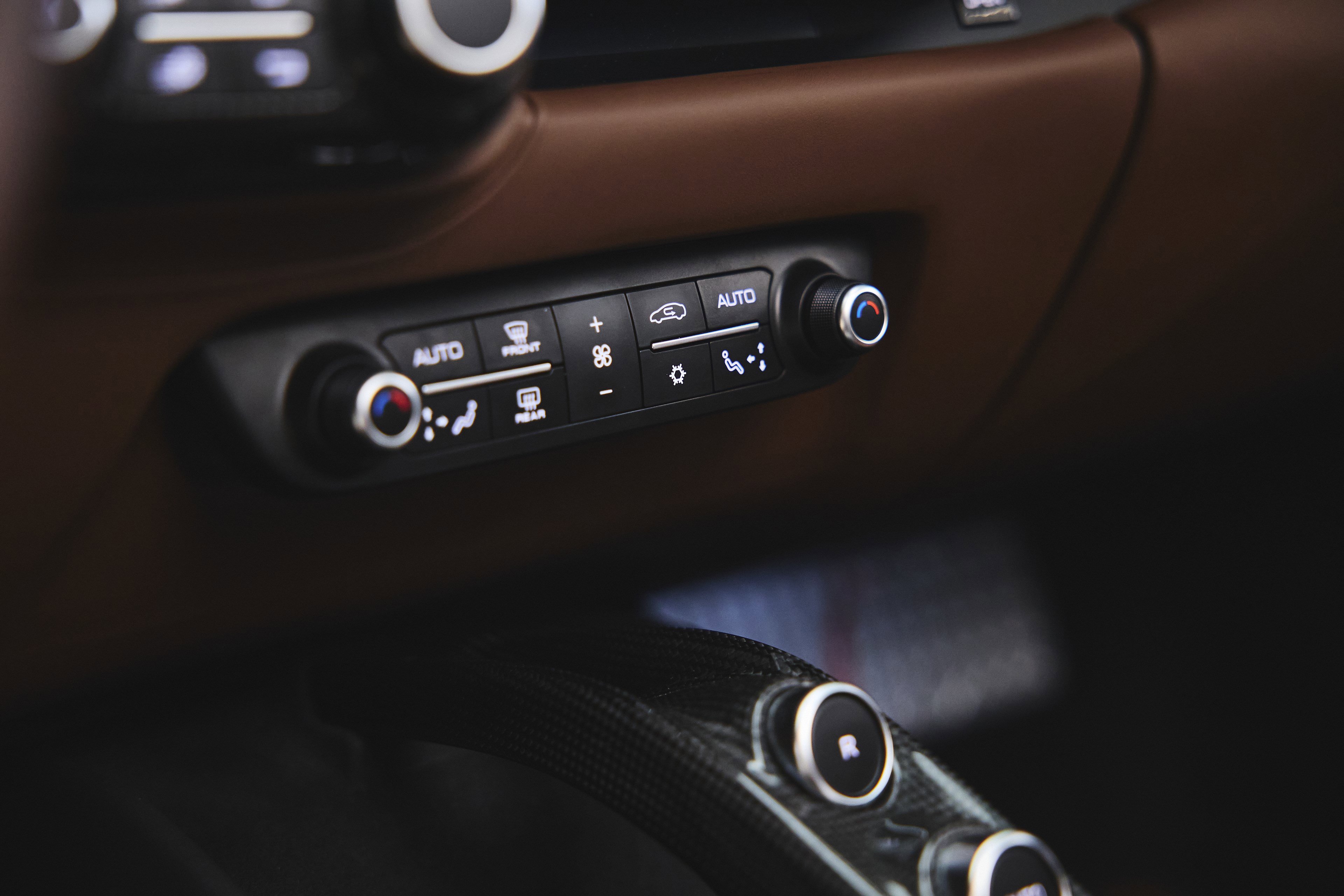 Used 2022 Ferrari 812 GTS image 25