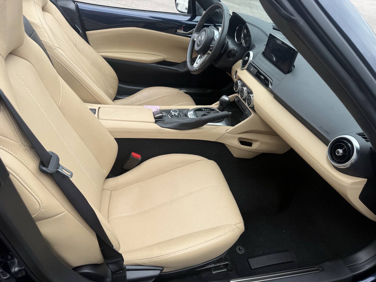 Used 2025 MAZDA MX-5 Miata RF Grand Touring RWD image 15