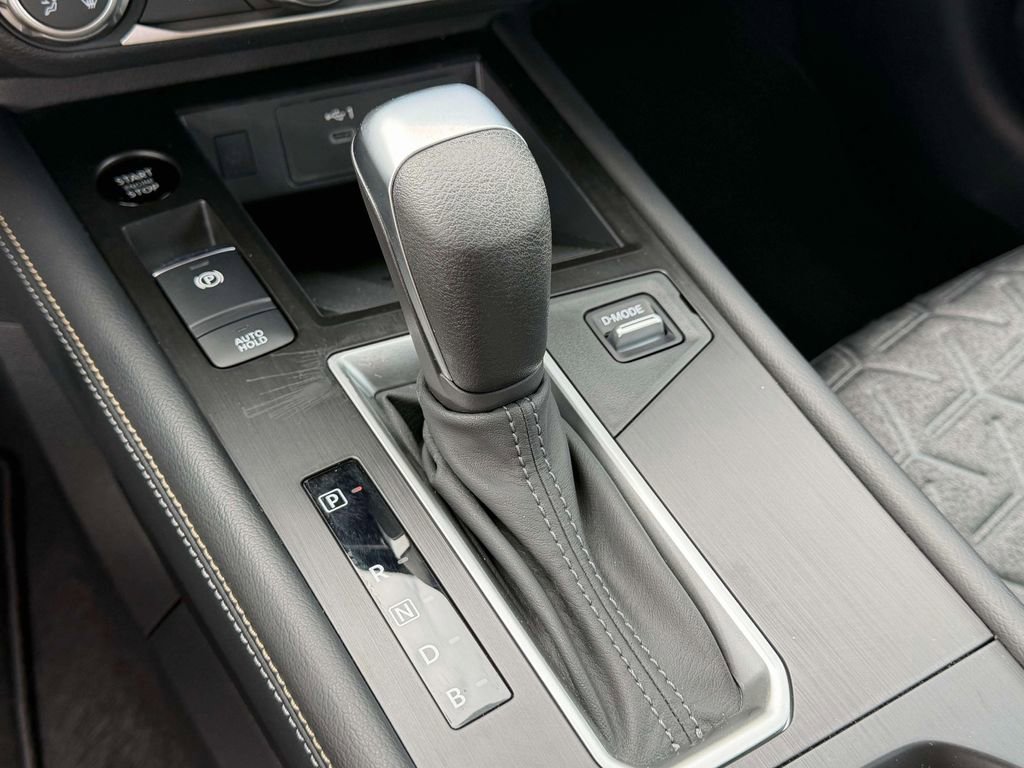 Certified 2025 Nissan Kicks SV image 28