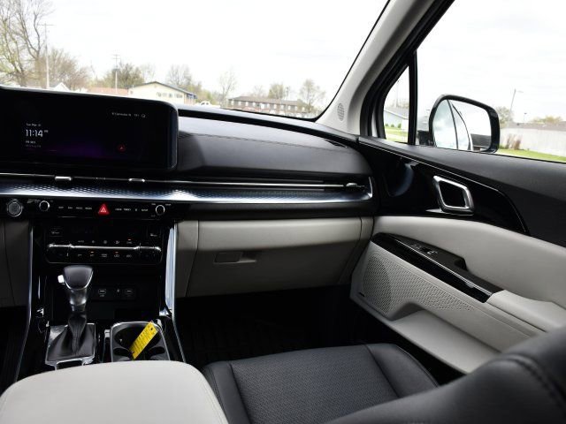 Used 2024 Kia Carnival SX Prestige image 27