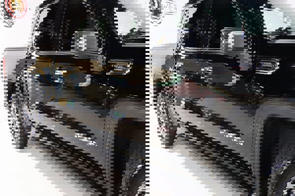 Used 2023 GMC Sierra 1500 SLT w/ SLT Convenience Package image 81