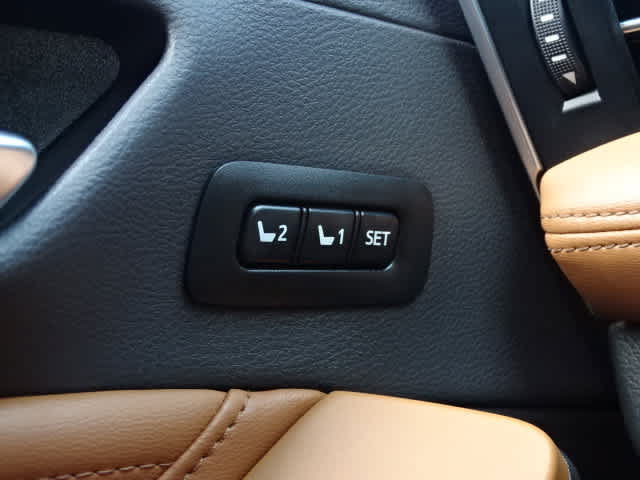 Used 2019 Toyota Avalon Limited w/ Advanced Safety Package FWD image 38