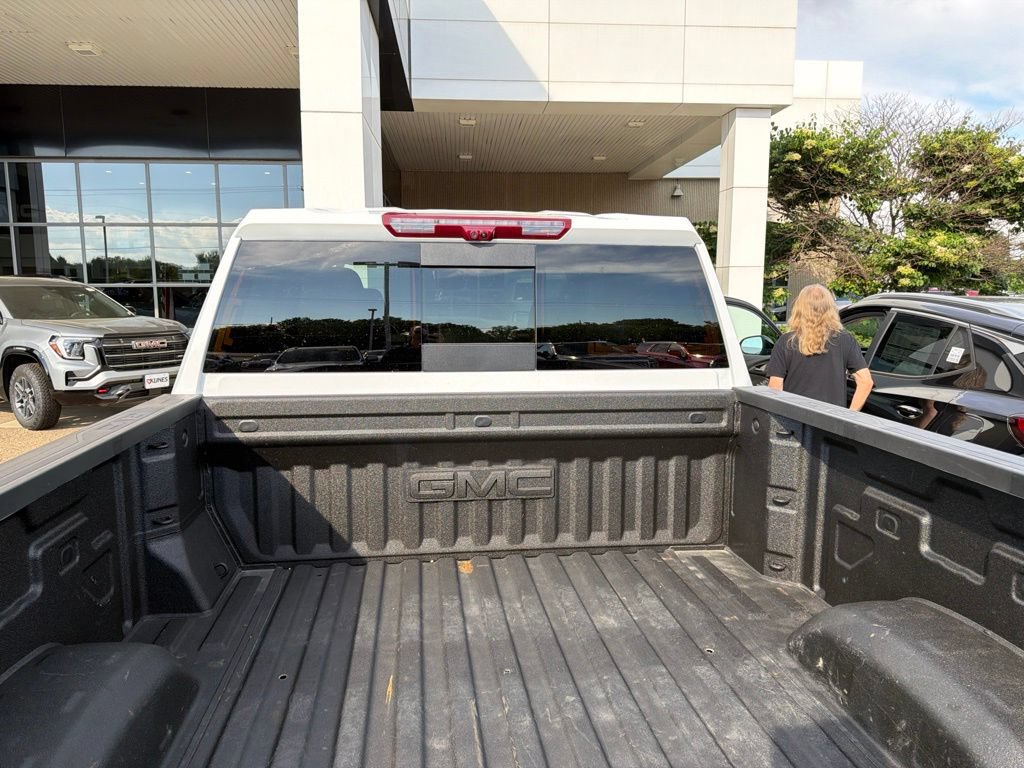 Used 2025 GMC Sierra 3500 AT4 w/ AT4 Premium Plus Package AWD/4WD image 8