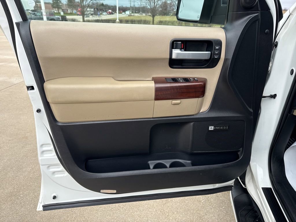 Used 2017 Toyota Sequoia Platinum image 17