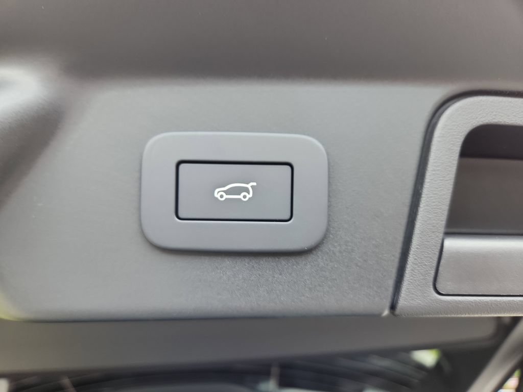 Used 2026 Land Rover Range Rover Velar Dynamic SE AWD/4WD image 14