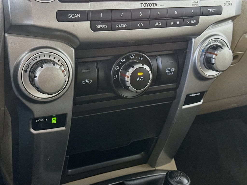 Used 2010 Toyota 4Runner Limited AWD/4WD image 18