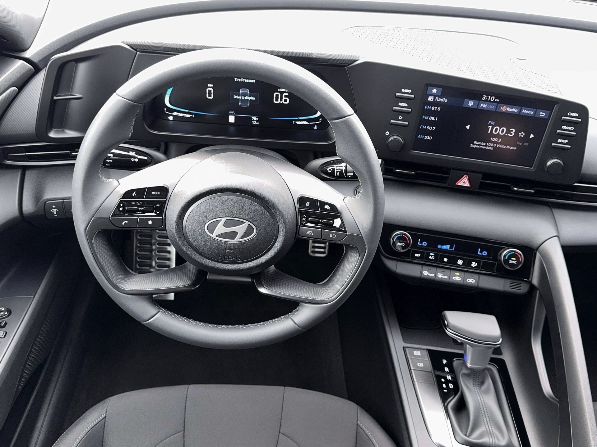 New 2026 Hyundai Elantra SEL Sport FWD image 17