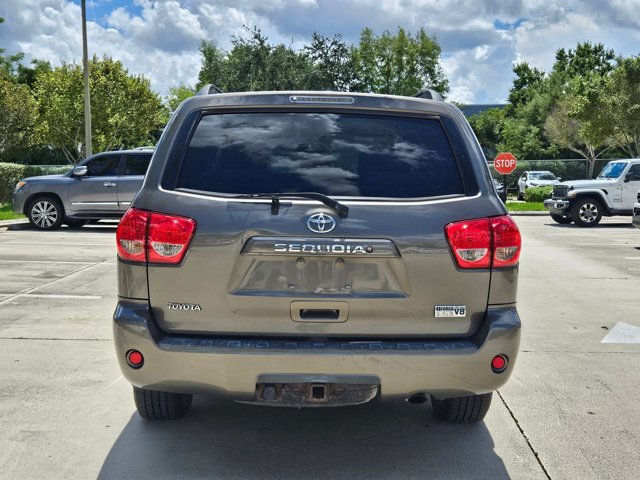 Used 2008 Toyota Sequoia SR5 w/ Towing Pkg AWD/4WD image 6