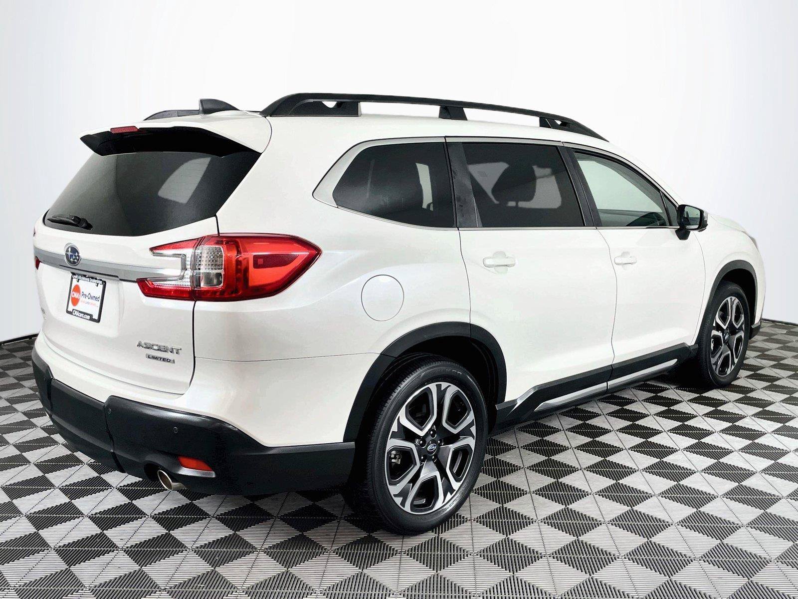 Used 2023 Subaru Ascent Limited w/ Technology Package AWD/4WD image 10