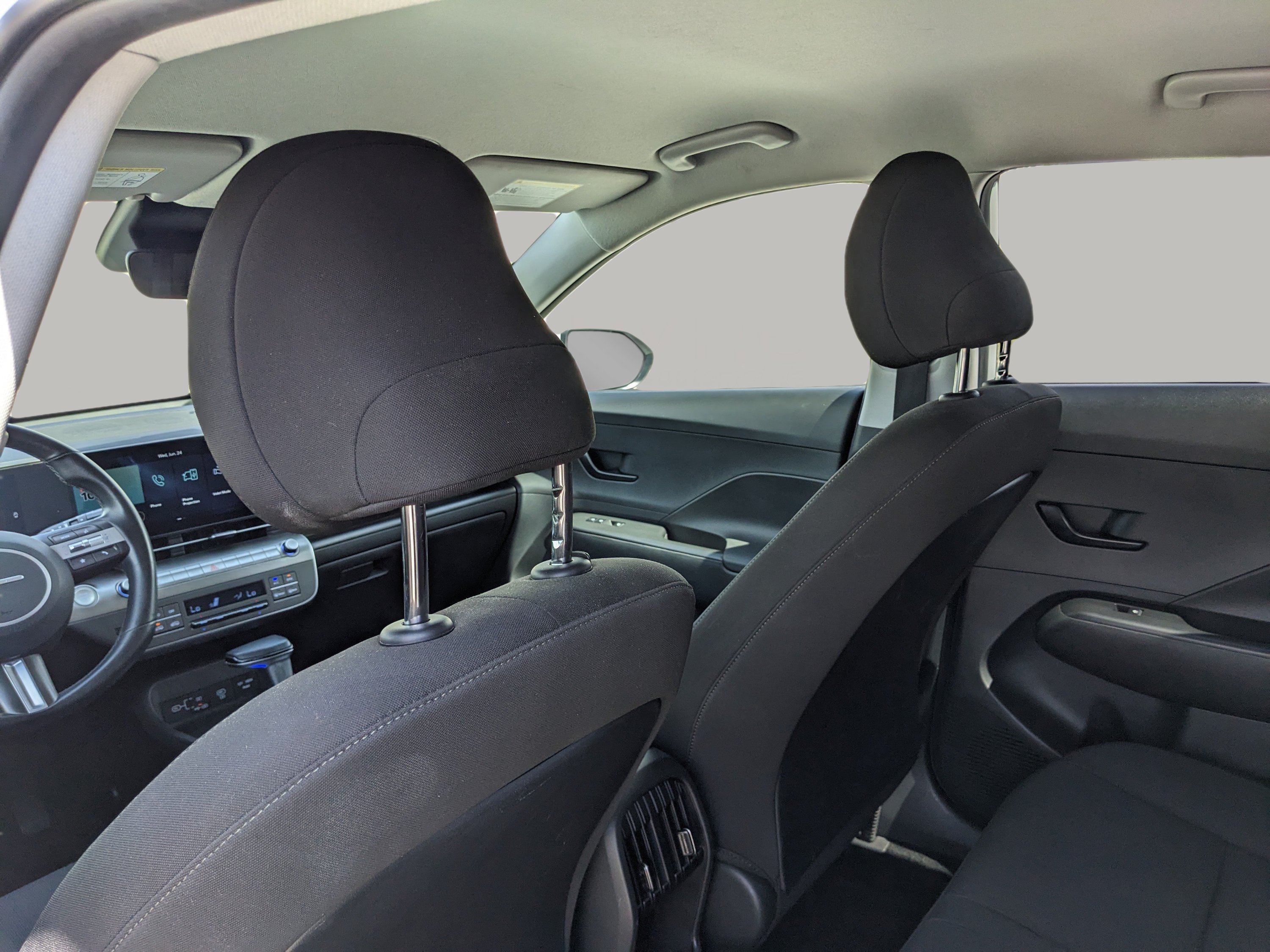 Used 2025 Hyundai Kona SEL FWD image 17