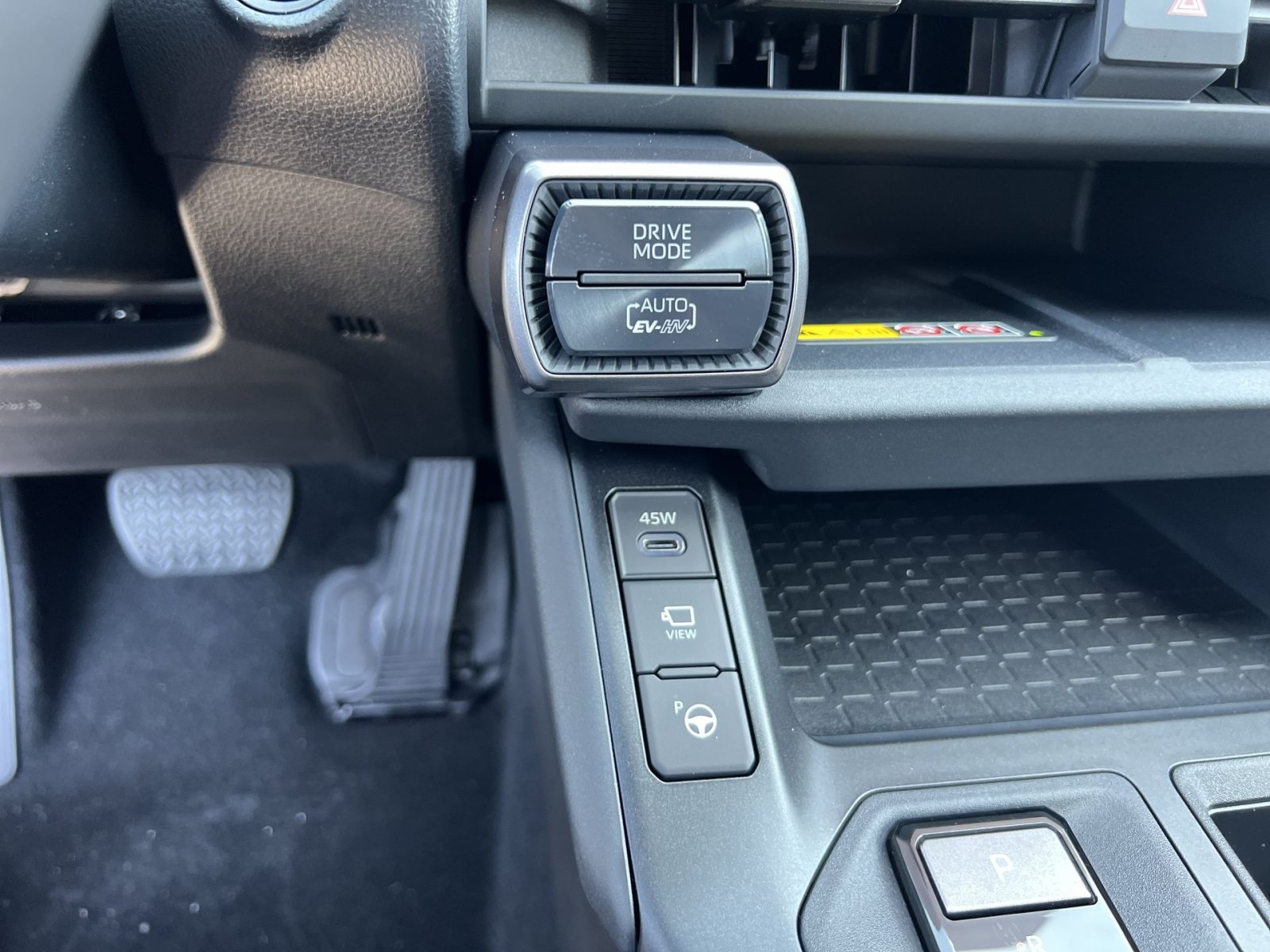 New 2026 Toyota RAV4 XSE AWD/4WD image 27