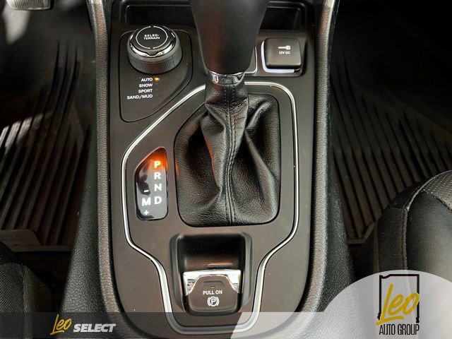 Used 2022 Jeep Cherokee Latitude Lux w/ Sun & Sound Group AWD/4WD image 15