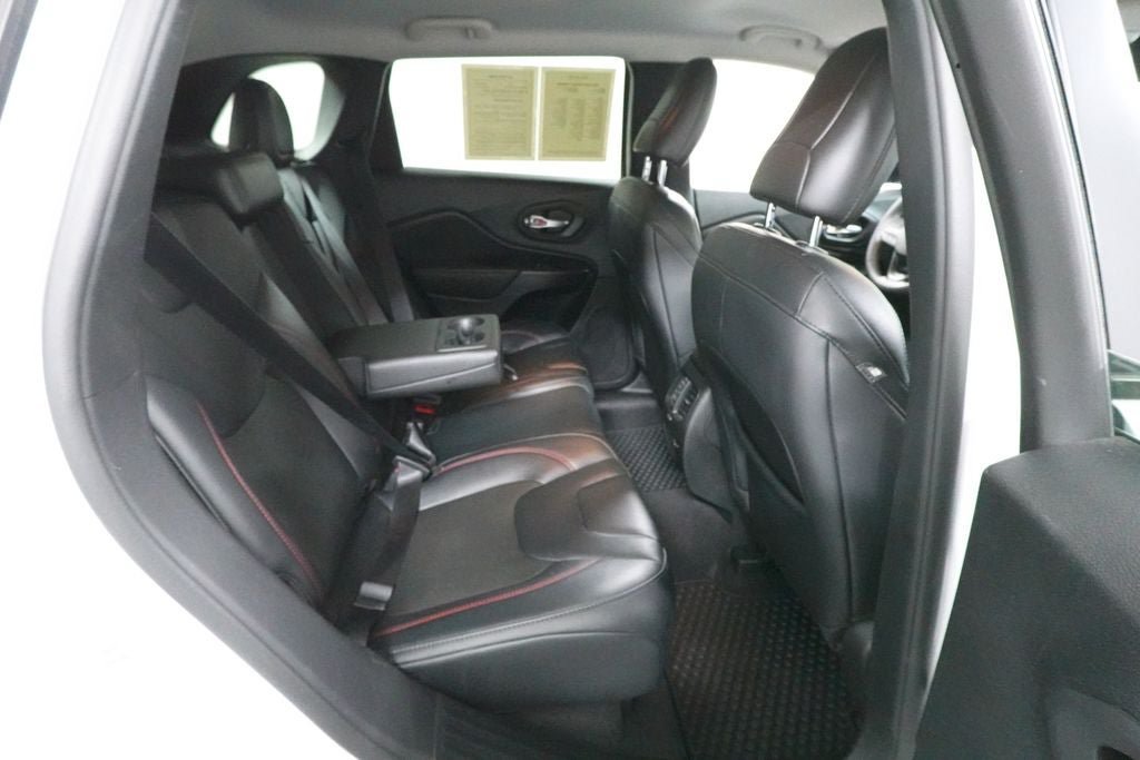 Used 2022 Jeep Cherokee Trailhawk AWD/4WD image 28