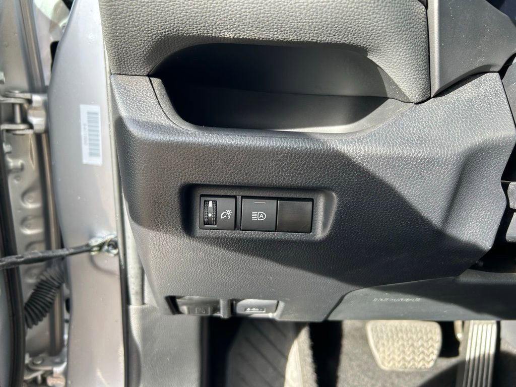 Used 2024 Toyota RAV4 LE image 29